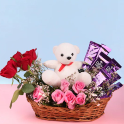 cuddle and roses love basket with teddy bear and fast delivery