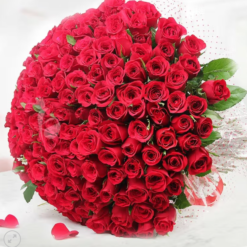 Crimson red rose bouquet for romantic gifting