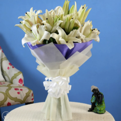 Bright lily flower bouquet for gifting