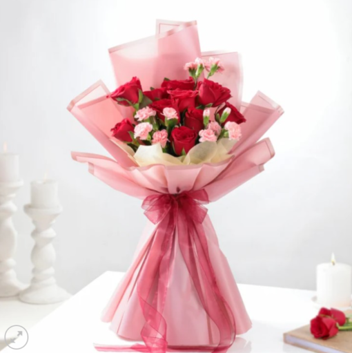 Romantic red rose bouquet for gifting in India