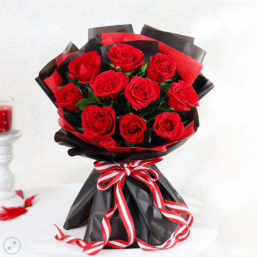 Romantic red rose bouquet for delivery in India