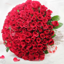 Passionate red rose bouquet for love