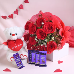 Romantic rose and chocolate gift set for her