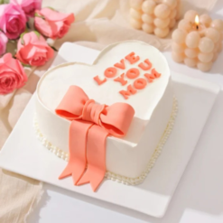 mother’s day cake for mom golden heartfelt delight cake online delivery India